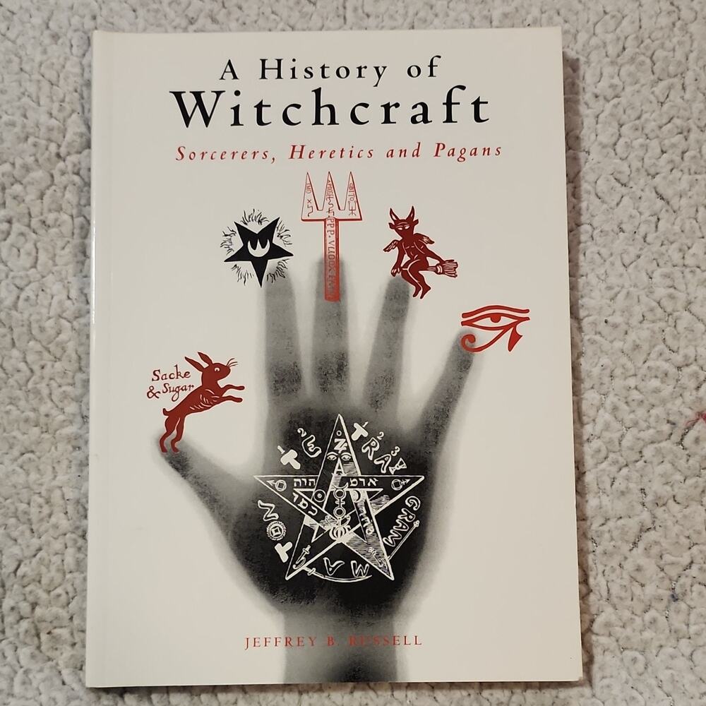 A History of Witchcraft: Sorcerers, Heretics & Pagans Russell 1982 TPB Illus